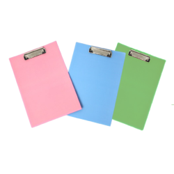 TABLA RÍGIDA OMEGA A4 CON APRIETAPAPELES COLORES PASTEL